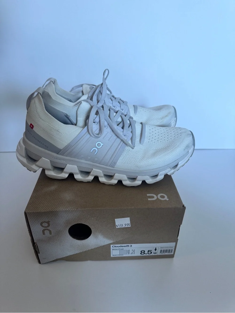 On Cloudswift 3 Women's Athletic Running Shoes - White size 8.5